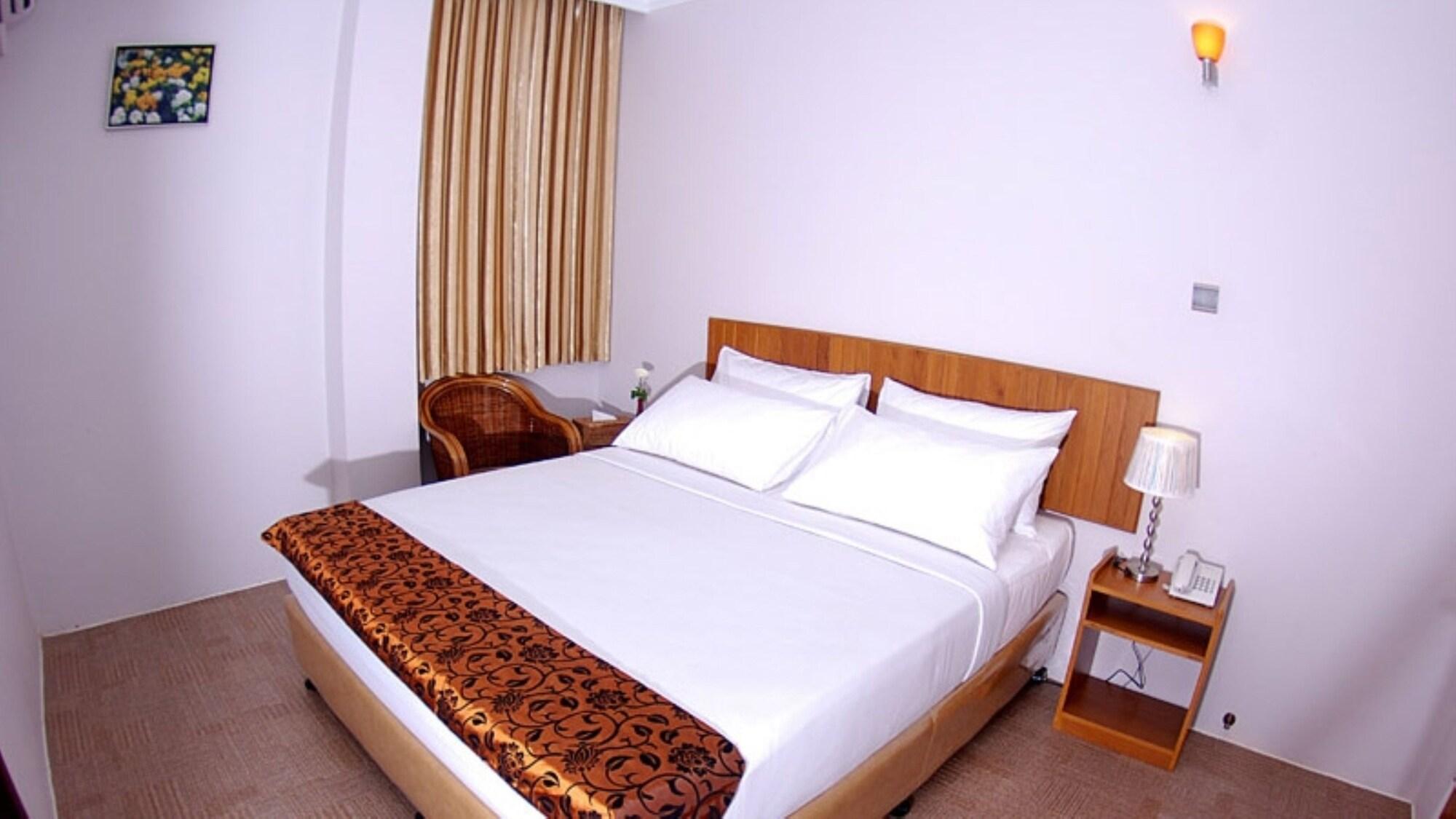 Holiday Hotel Yangon Exterior foto