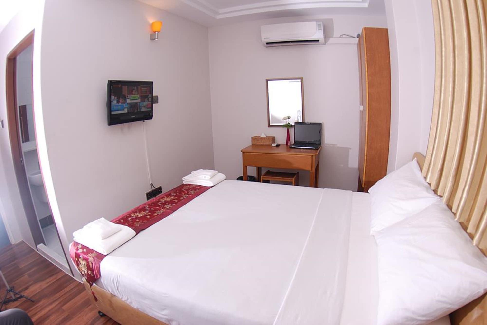 Holiday Hotel Yangon Exterior foto