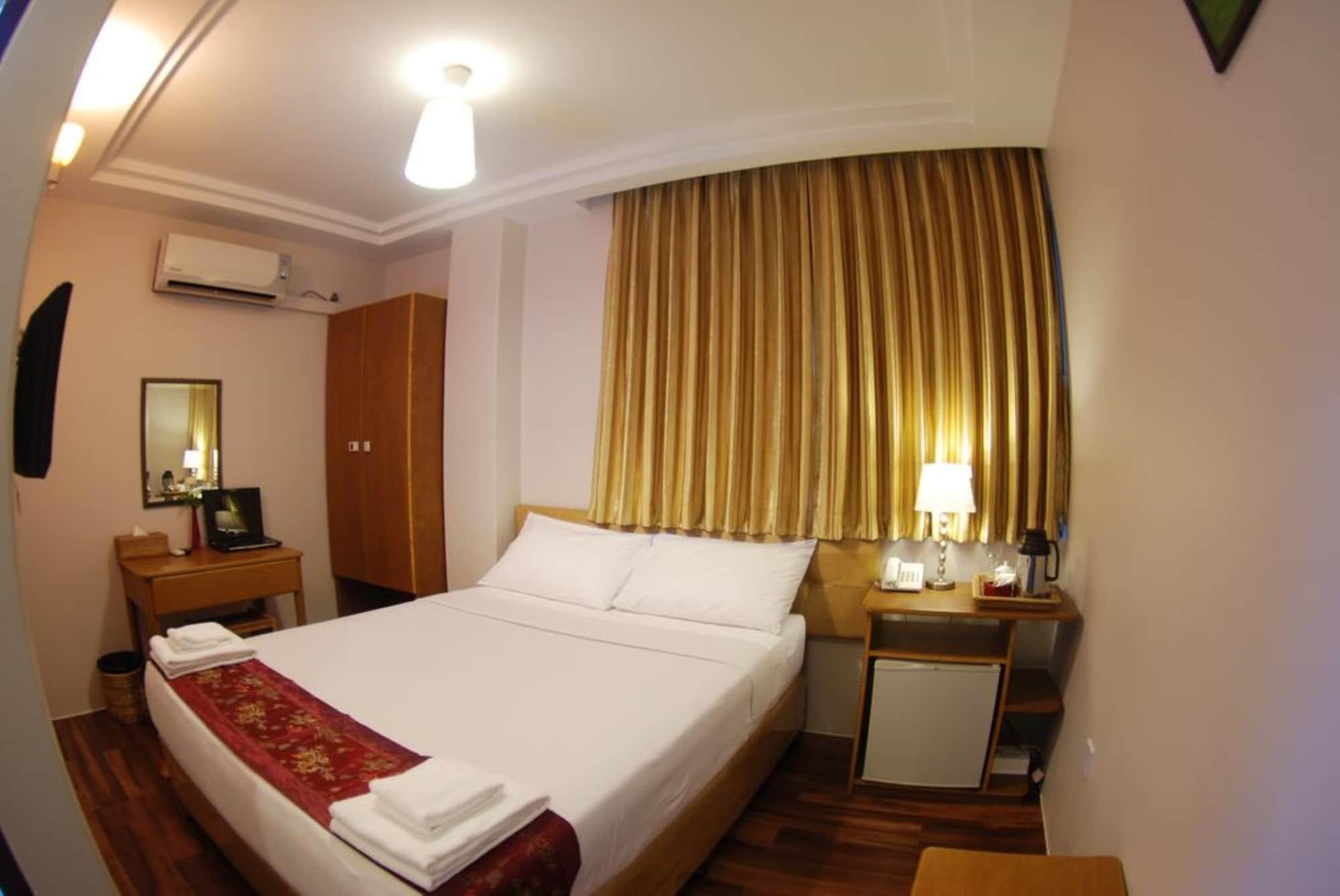 Holiday Hotel Yangon Exterior foto