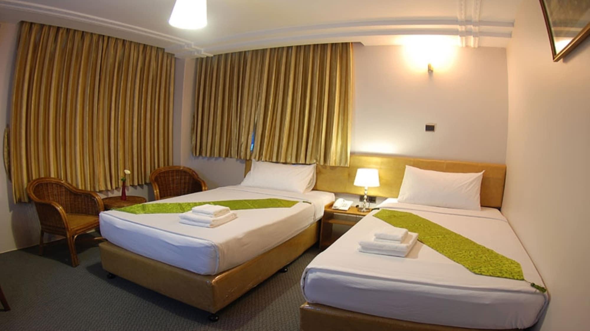Holiday Hotel Yangon Exterior foto