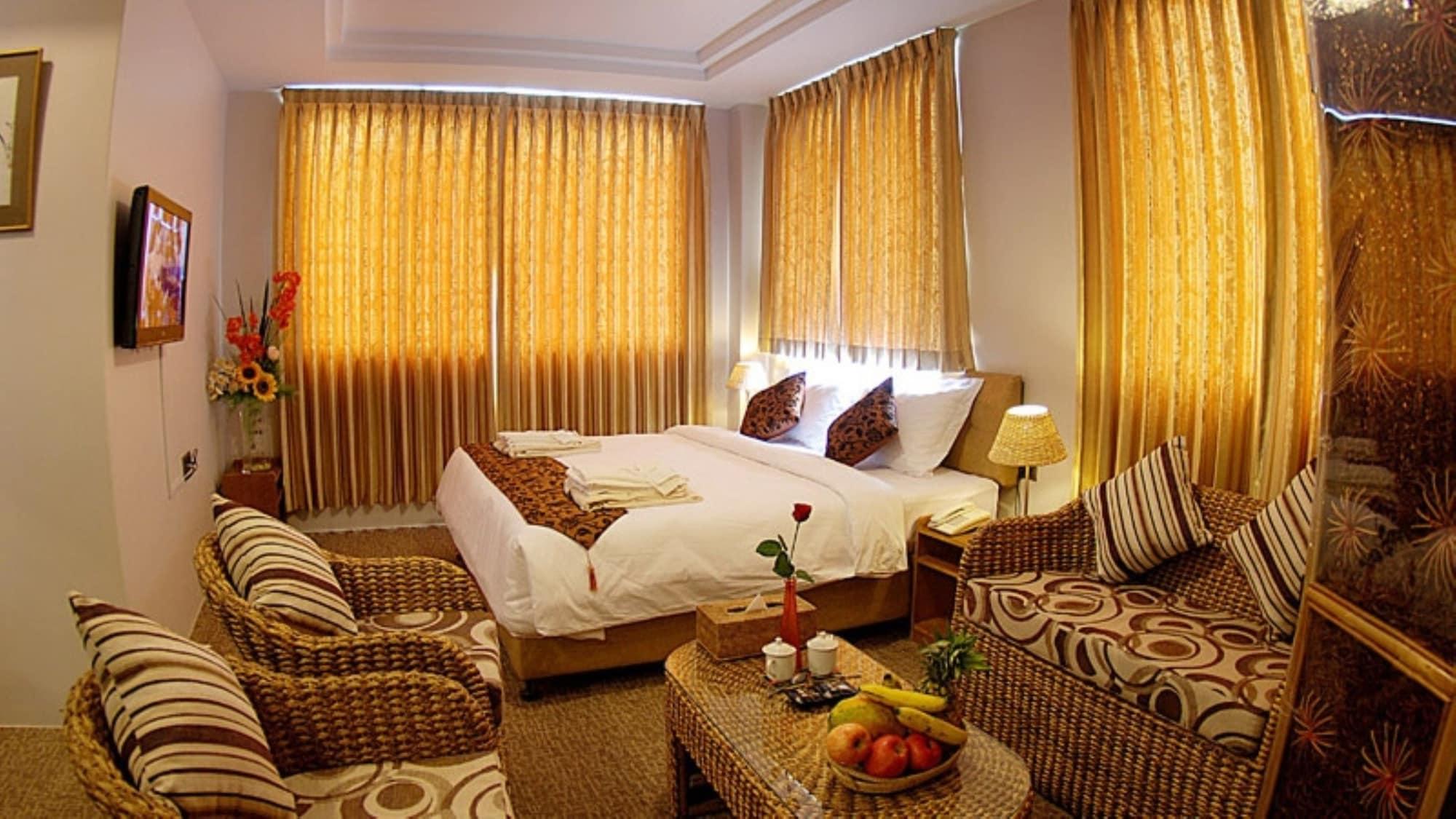 Holiday Hotel Yangon Exterior foto