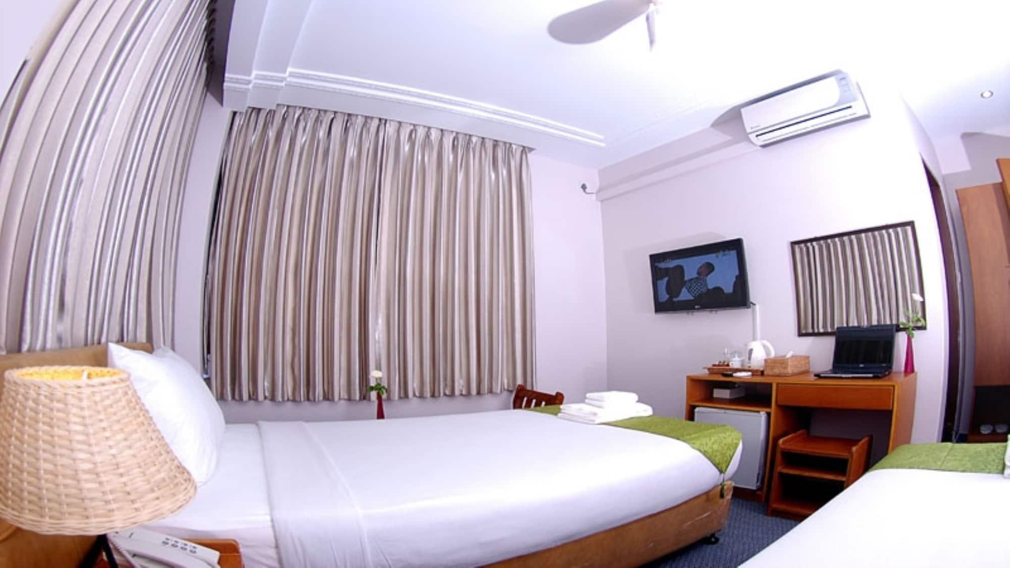 Holiday Hotel Yangon Exterior foto
