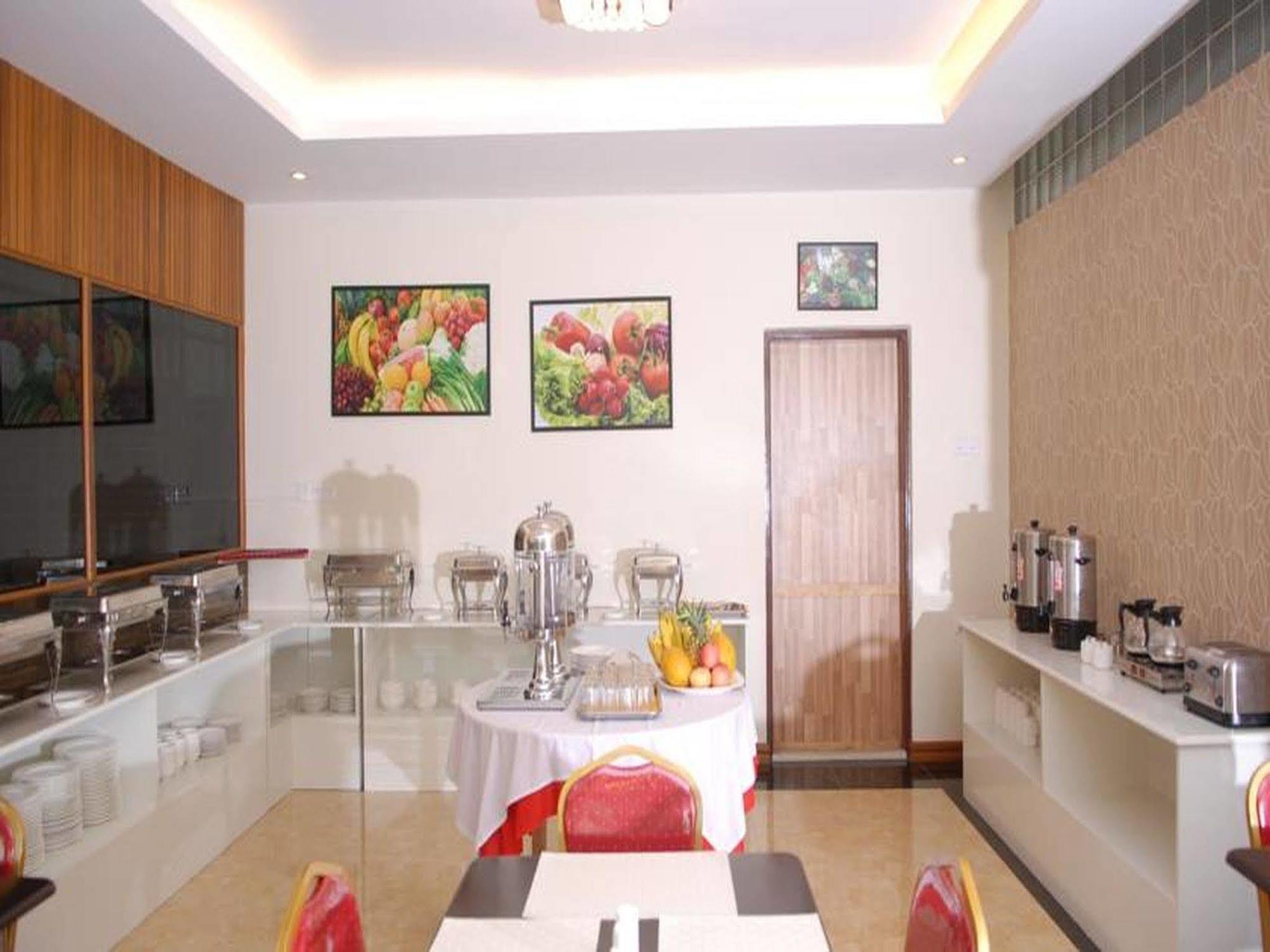 Holiday Hotel Yangon Exterior foto