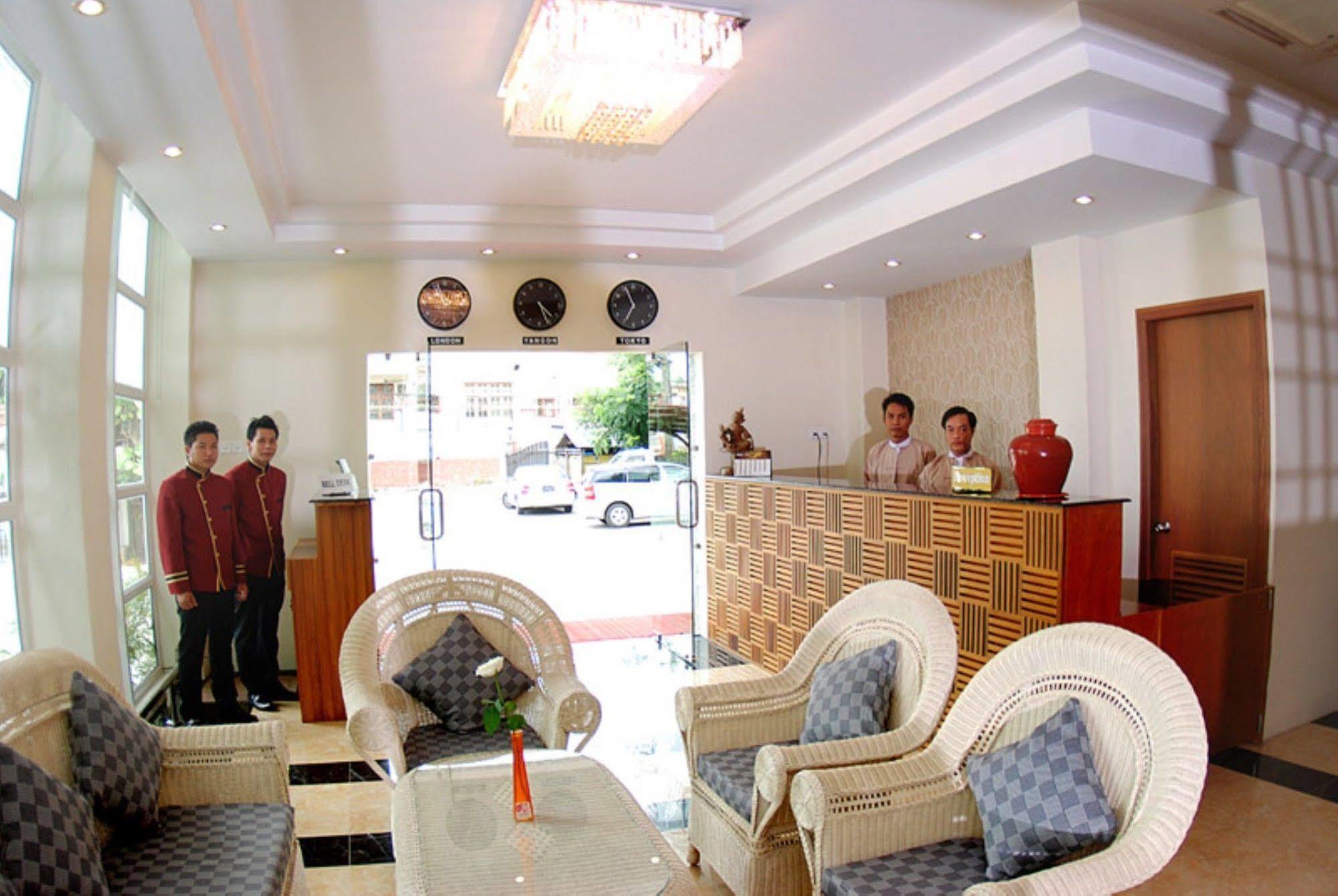 Holiday Hotel Yangon Exterior foto